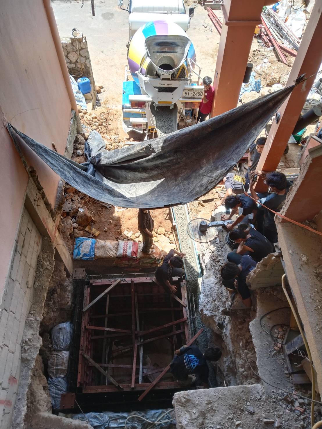PIT STRUCTURE